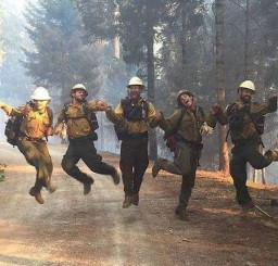 Пожарным поднимут зарплату в 2018 году